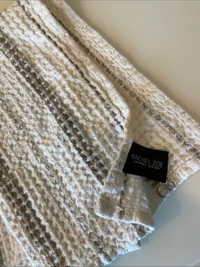 ❗️3/$10❗️NWOT Rachel Zoe Waffled Kitchen Towel